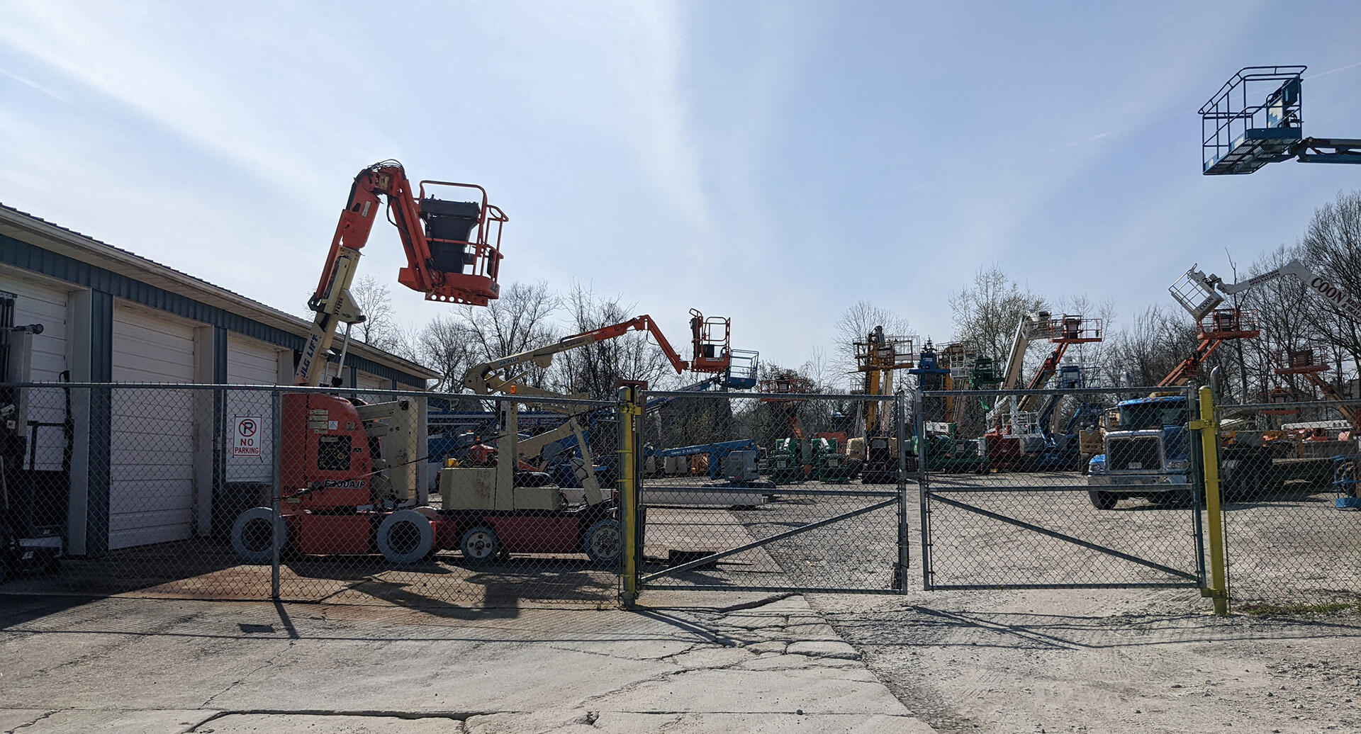 Aerial lift equipment in operation, as serviced by Northern Ohio Equipment Services in Medina, Ohio